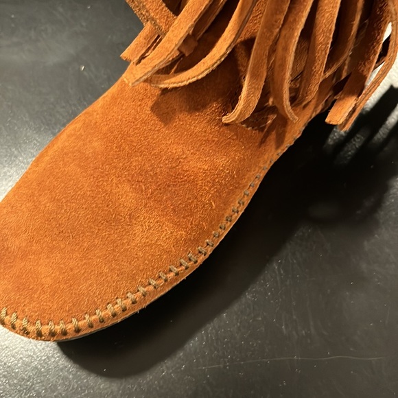 Minnetonka 3 Layer Fringe Boot Boho Moccasin in Brown Women’s size 9 - Picture 8 of 12